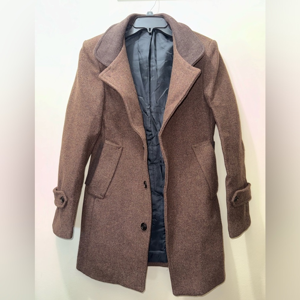 Women’s brown small trench coat